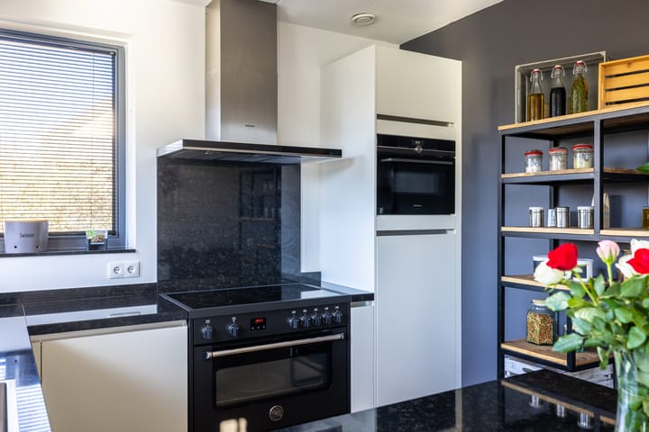 Photo 13 of Slijkakker 16