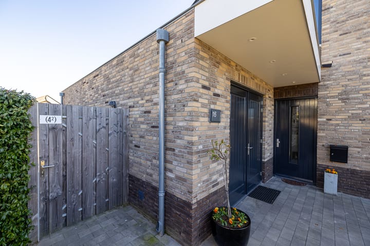 Photo 27 of Slijkakker 16