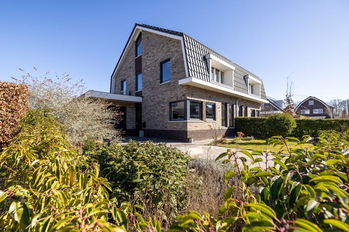 Photo 52 of Slijkakker 16