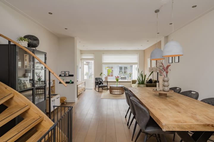 Foto 14 van Alexander Bellstraat 27