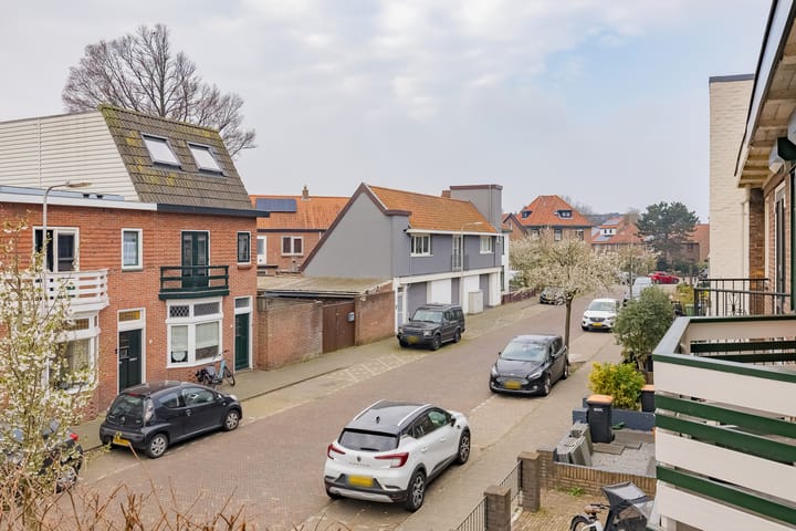 Foto 28 van Alexander Bellstraat 27