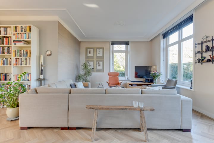 Photo 10 of Westeinde 302