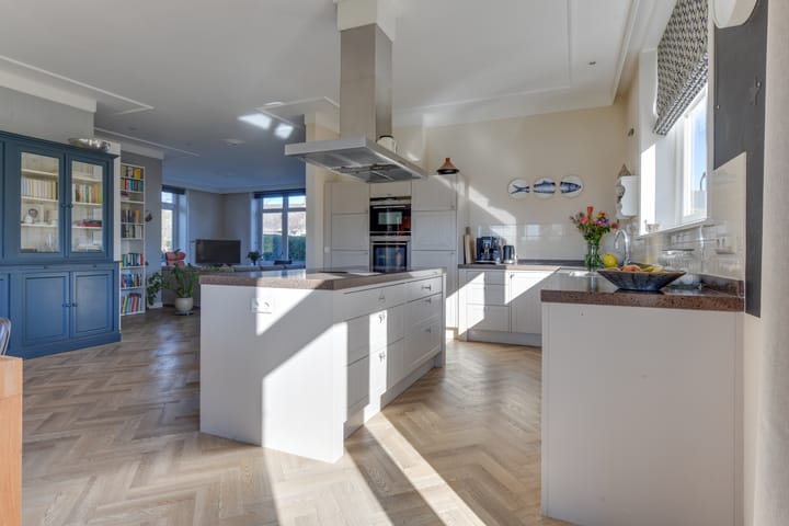 Photo 18 of Westeinde 302