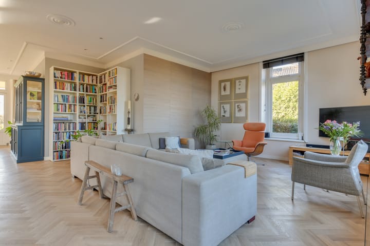 Photo 11 of Westeinde 302