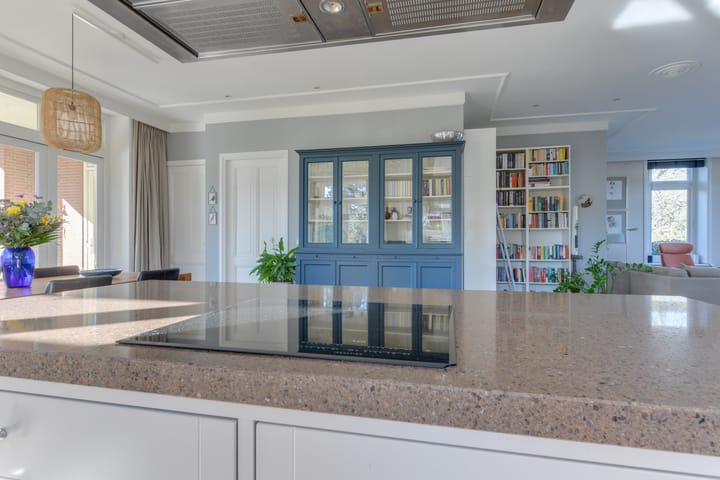 Photo 19 of Westeinde 302