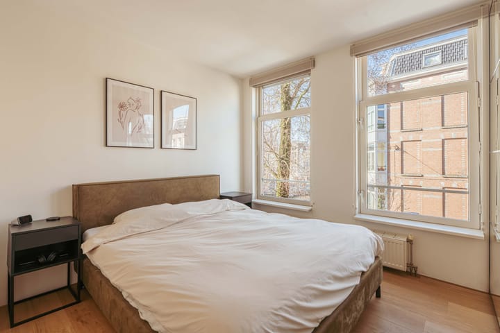 Foto 16 van Ruysdaelkade 151-2