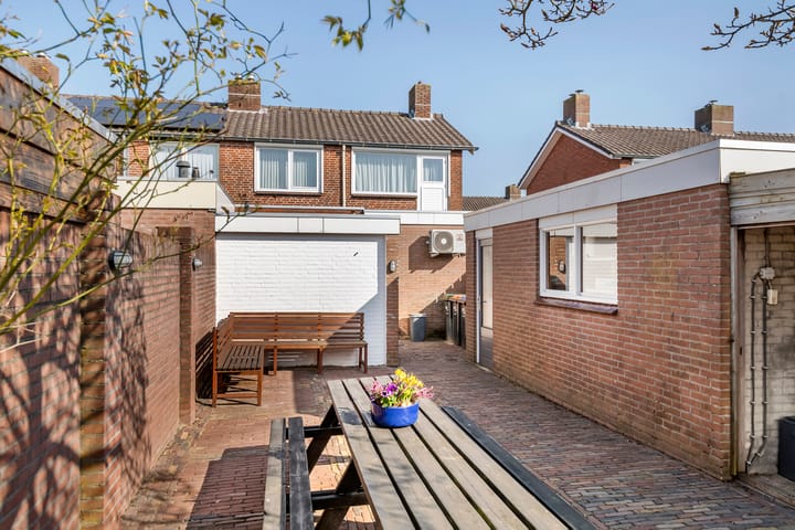 Foto 23 van Meidoornstraat 17