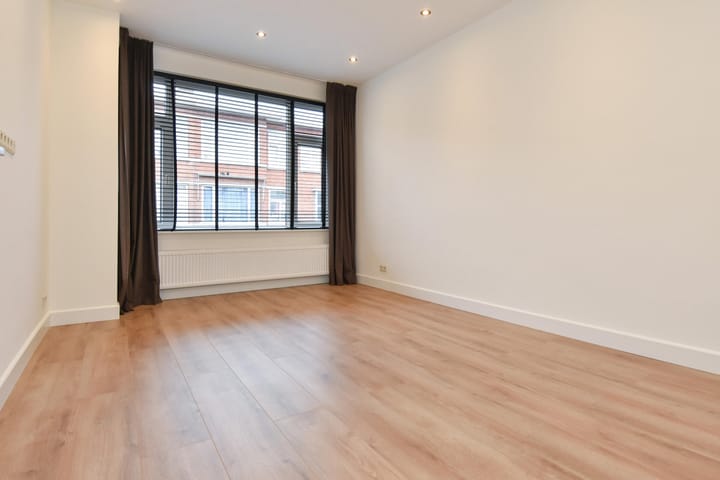 Foto 9 van Barneveldstraat 66