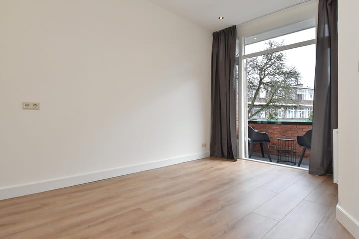 Foto 17 van Barneveldstraat 66