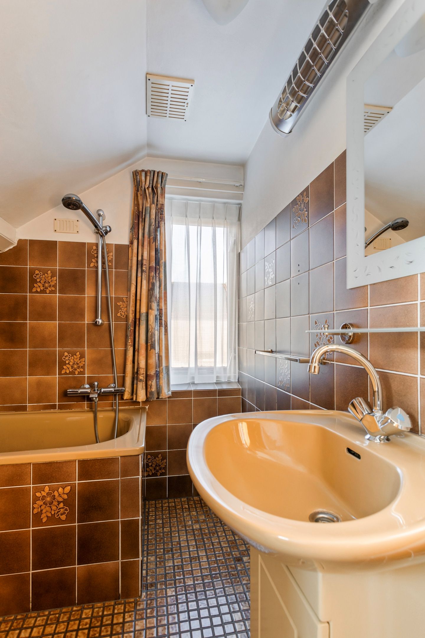 Foto 20 van Eerbeekseweg 68