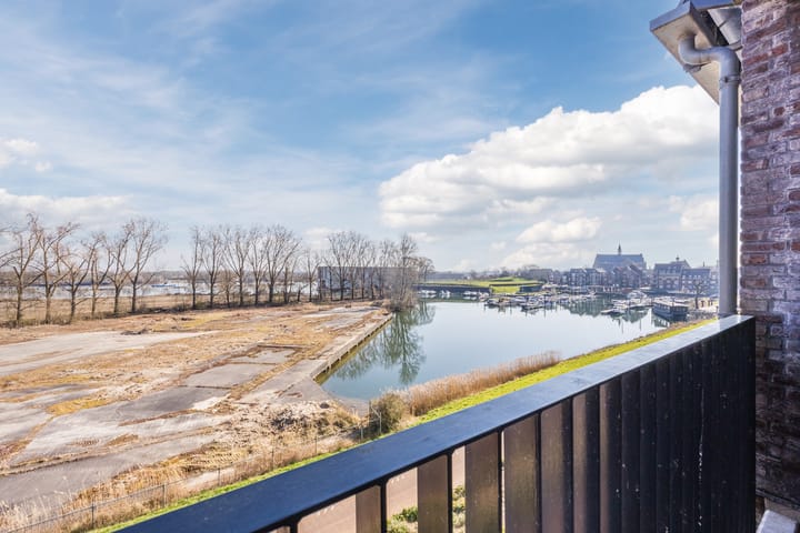Foto 4 van Koninginnedijk 196