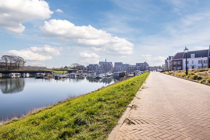 Photo 30 of Koninginnedijk 196