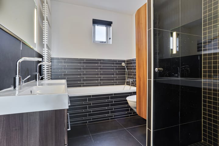 Photo 23 of Maasdijk 109