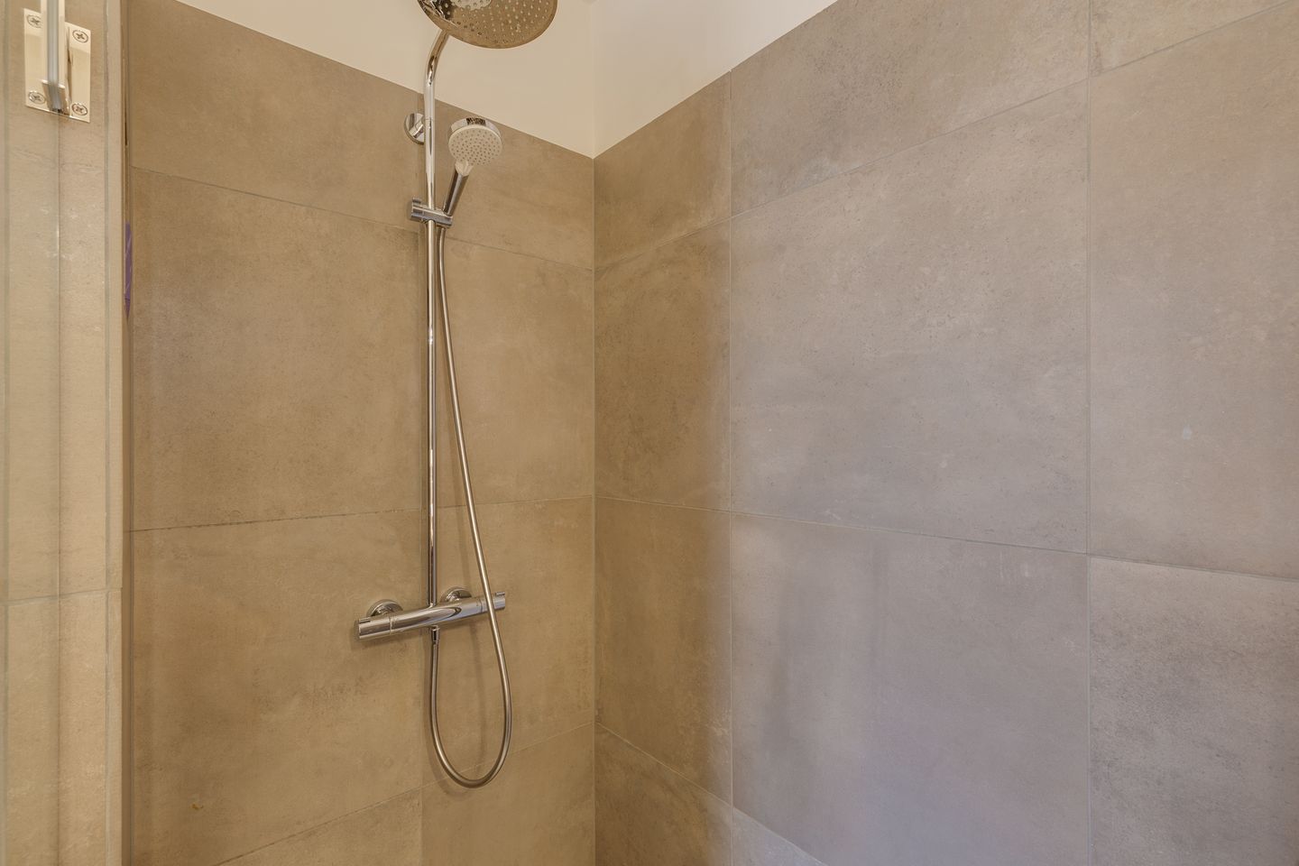 Foto 25 van Cornelis Trooststraat 90