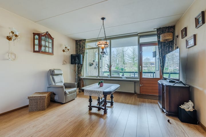 Foto 4 van Spinel 10