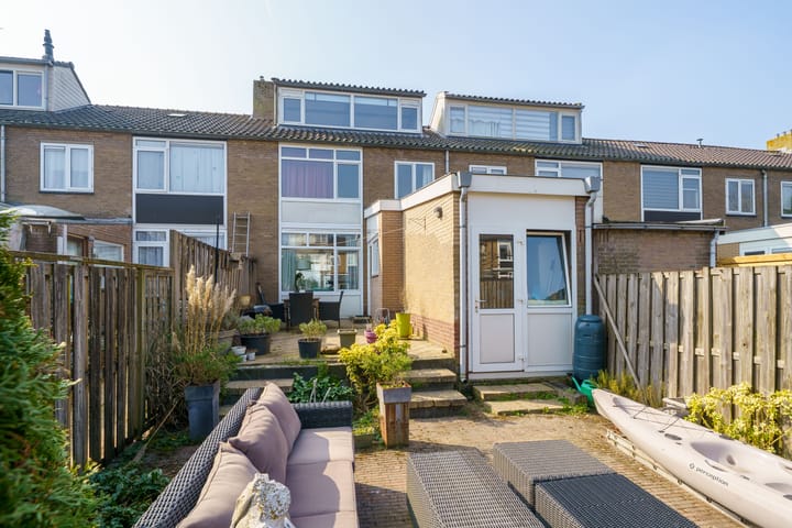 Photo 26 of van Limburg Stirumlaan 35