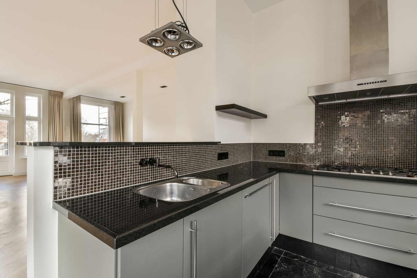 Foto 10 van Oranje Nassaulaan 69-B