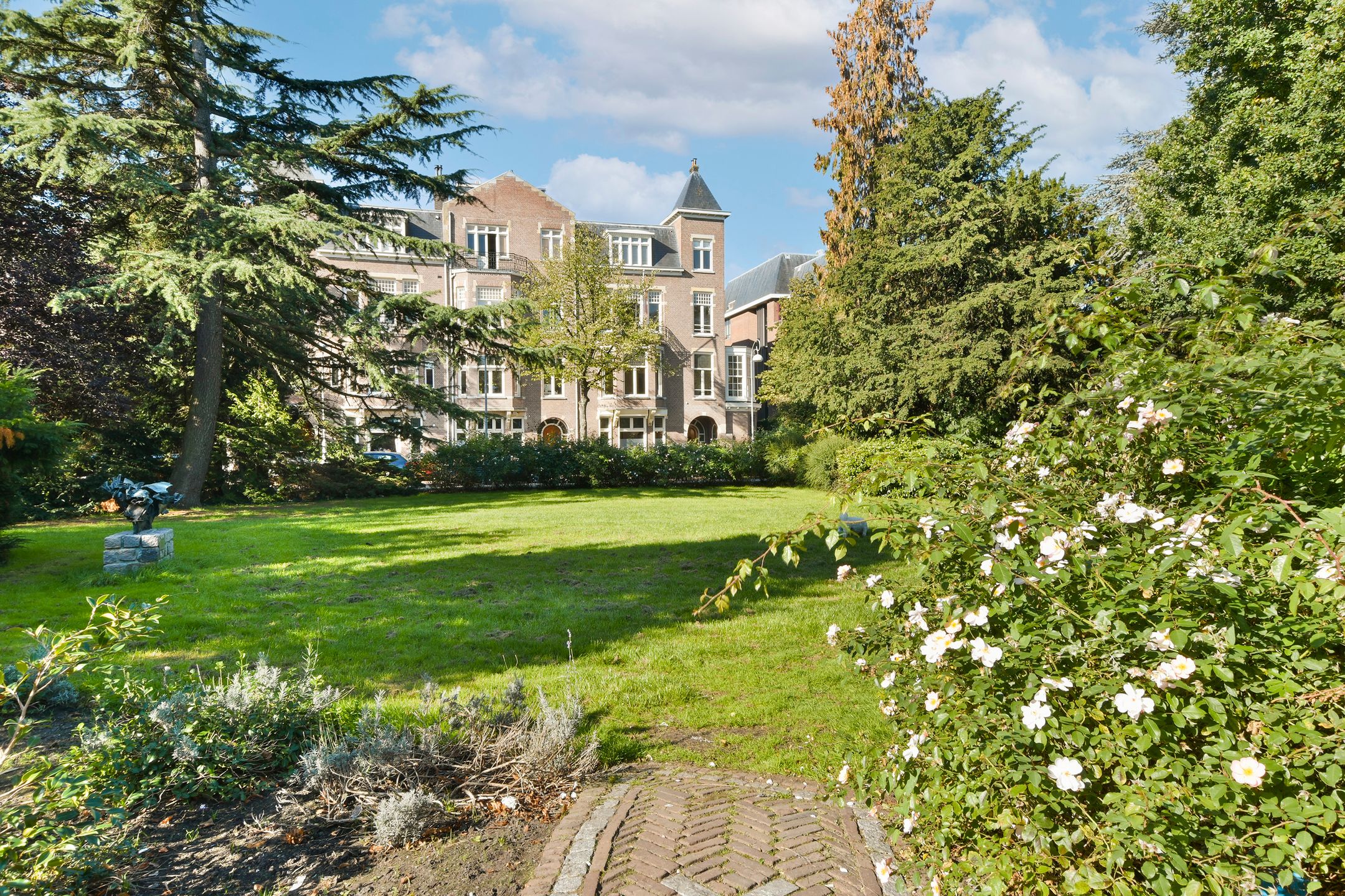 Foto 24 van Oranje Nassaulaan 69-B