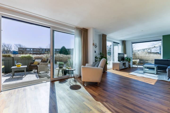 Foto 2 van Blauwe Ring 107