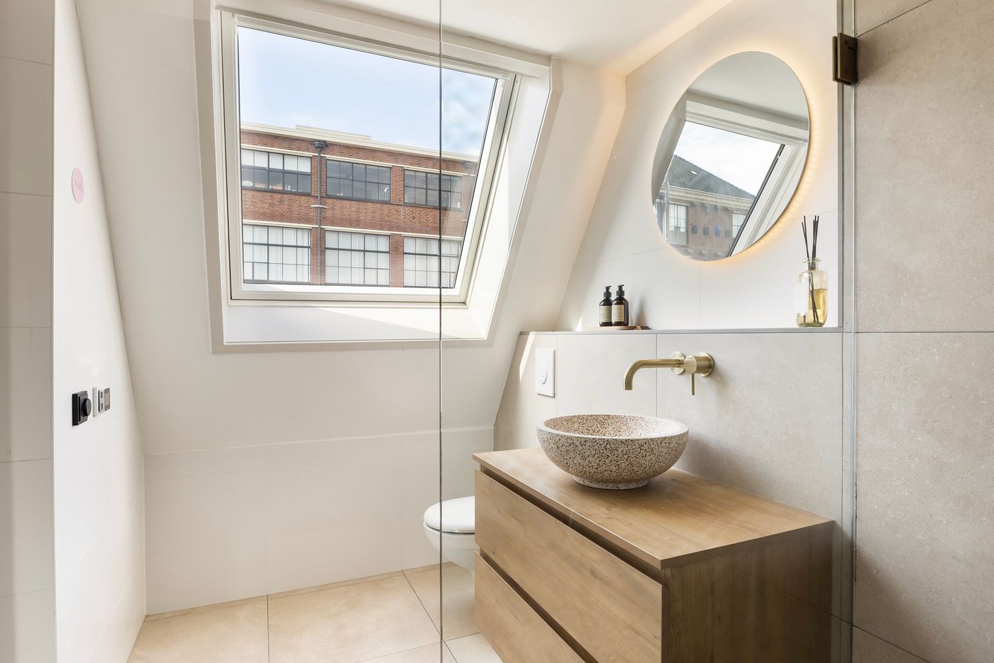 Foto 49 van Alma Tademastraat 5