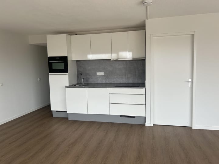 Photo 5 of Graadt van Roggenstraat 111-H