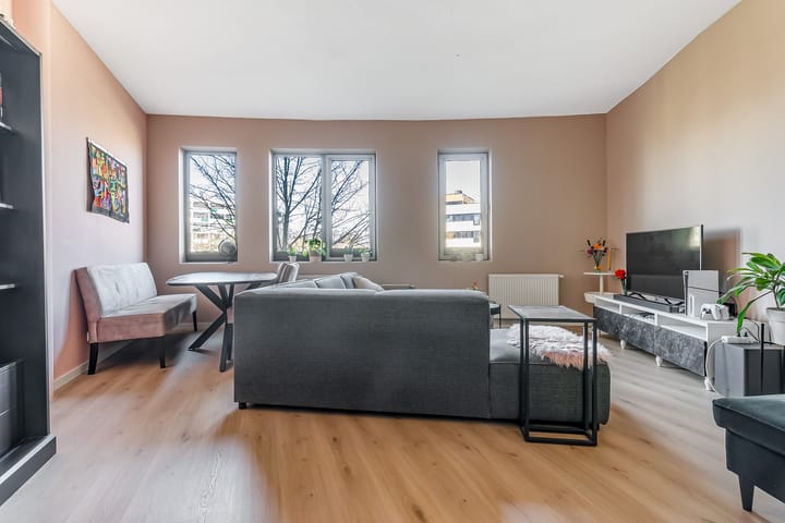 Foto 12 van Louis Armstrongweg 56-C