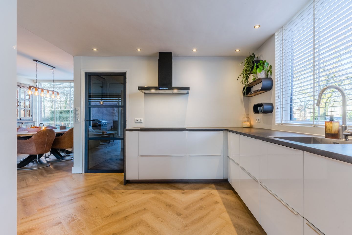 Photo 19 of Margrietstraat 4