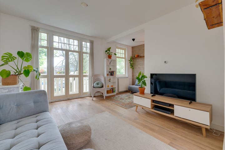 Photo 2 of Meeuwenlaan 221-A