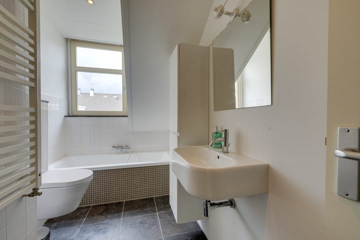 Photo 35 of Meeuwenlaan 221-A