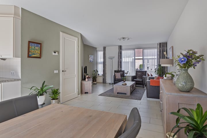 Foto 15 van Koos Roksstraat 5