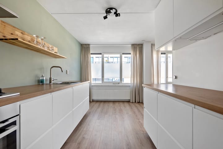 Foto 12 van Van Diemenstraat 64