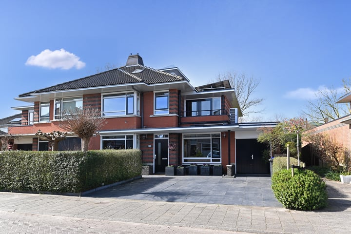 Bekijk foto van Irislaan 76