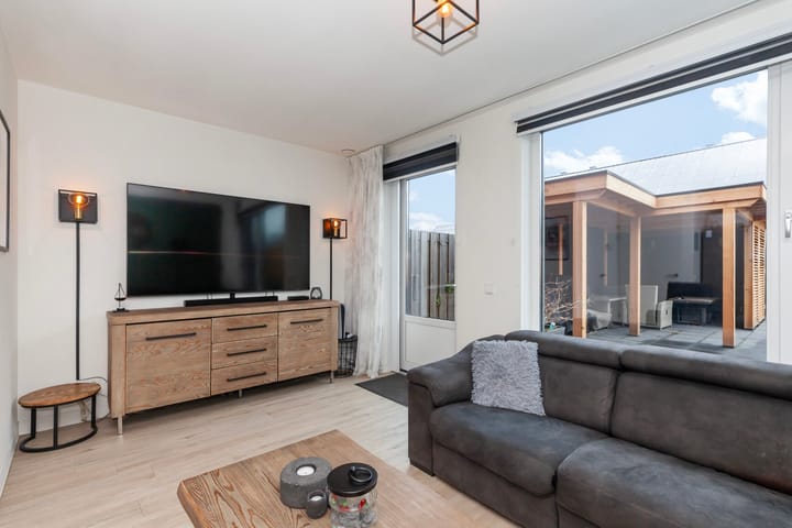 Foto 10 van Esther Vergeerstraat 42