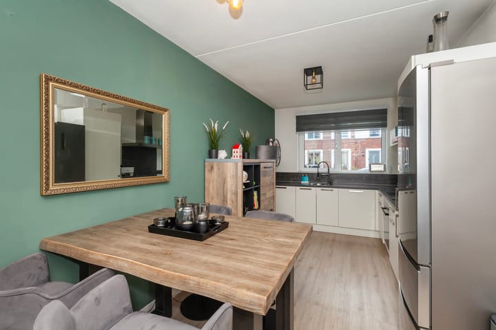 Foto 16 van Esther Vergeerstraat 42