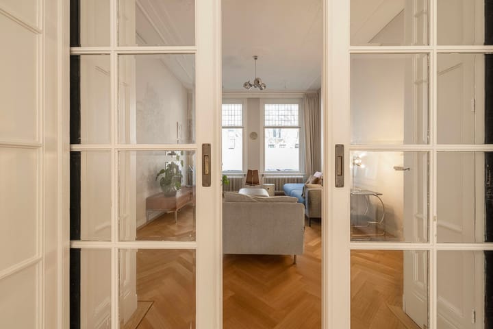 Photo 11 of Graaf Florisstraat 124-A