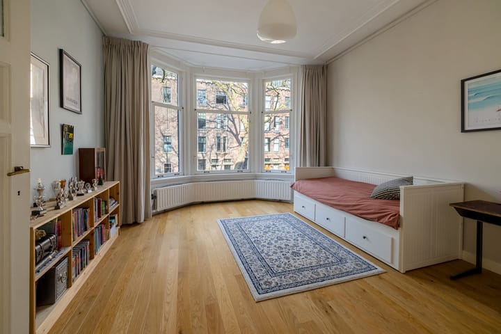 Photo 36 of Graaf Florisstraat 124-A