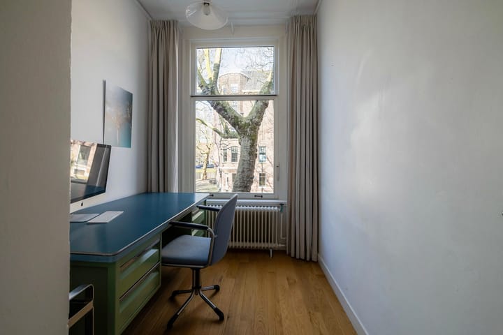 Photo 39 of Graaf Florisstraat 124-A