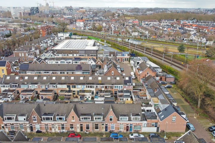 Foto 32 van Leliestraat 7