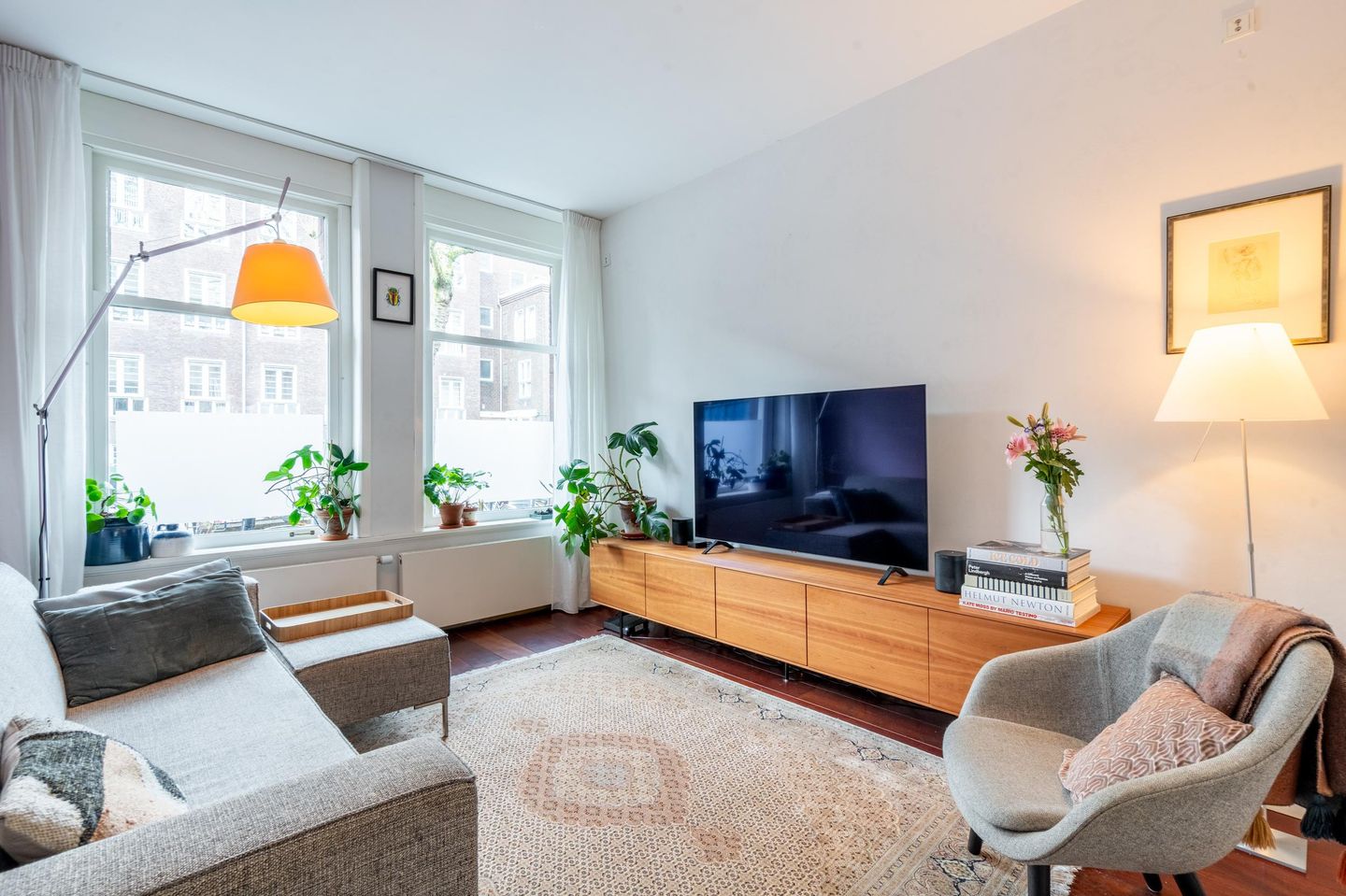 Photo 10 of Graaf Florisstraat 60-A