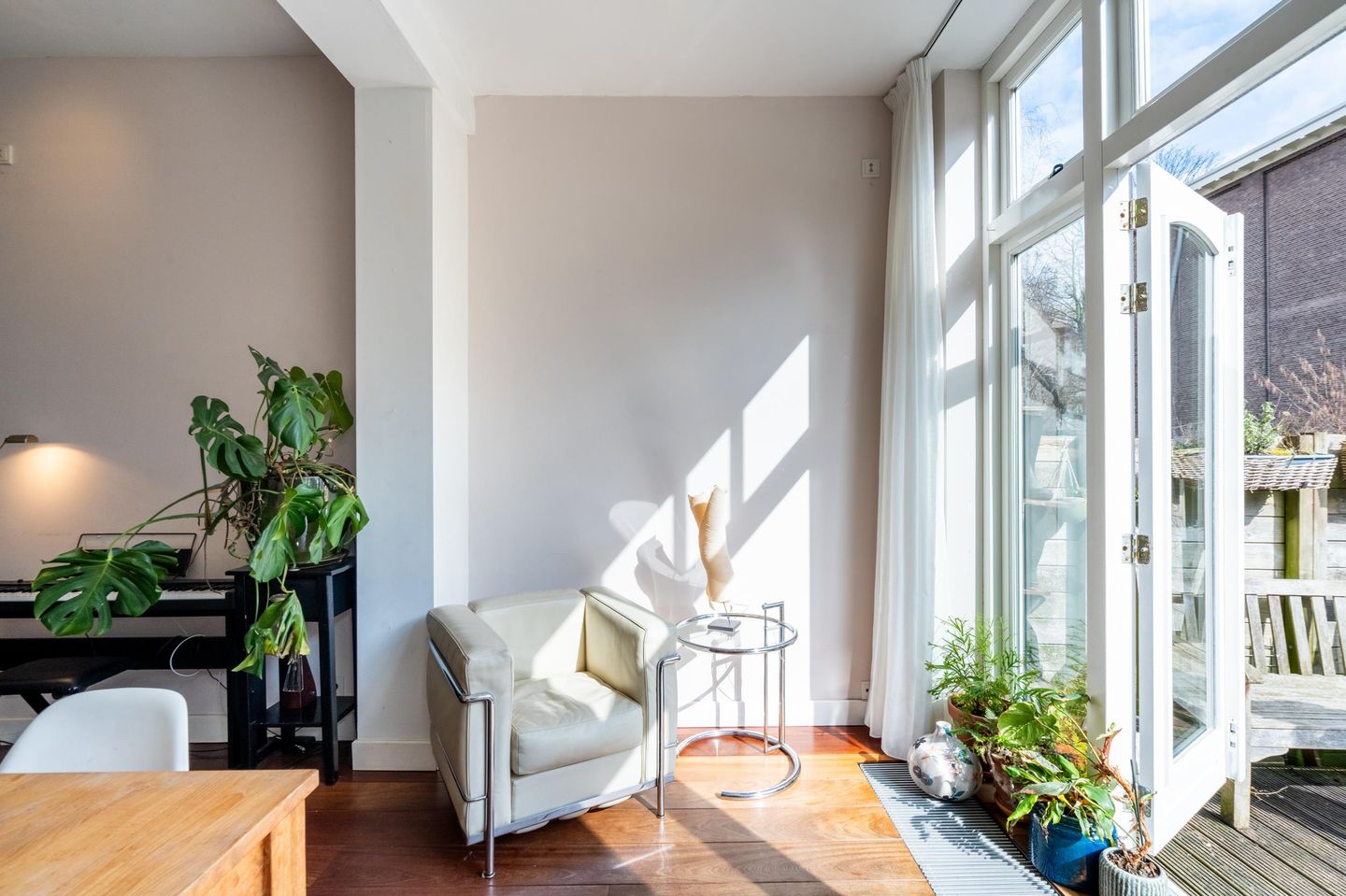 Photo 19 of Graaf Florisstraat 60-A