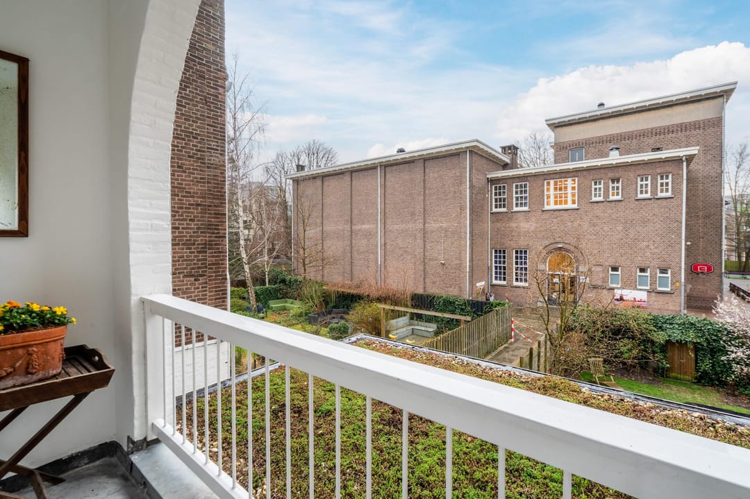 Photo 28 of Graaf Florisstraat 60-A