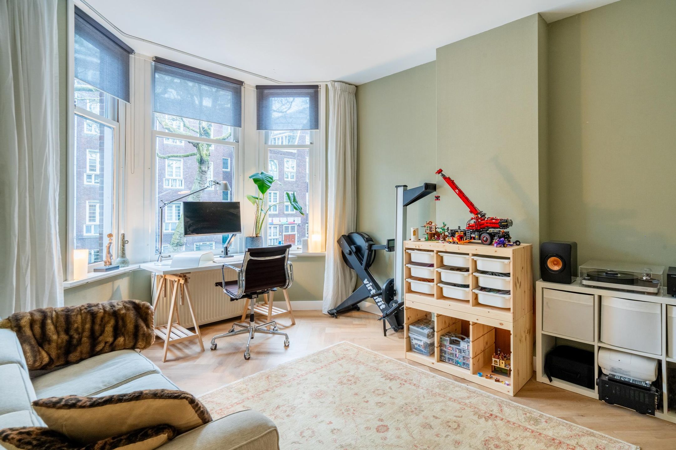 Photo 30 of Graaf Florisstraat 60-A