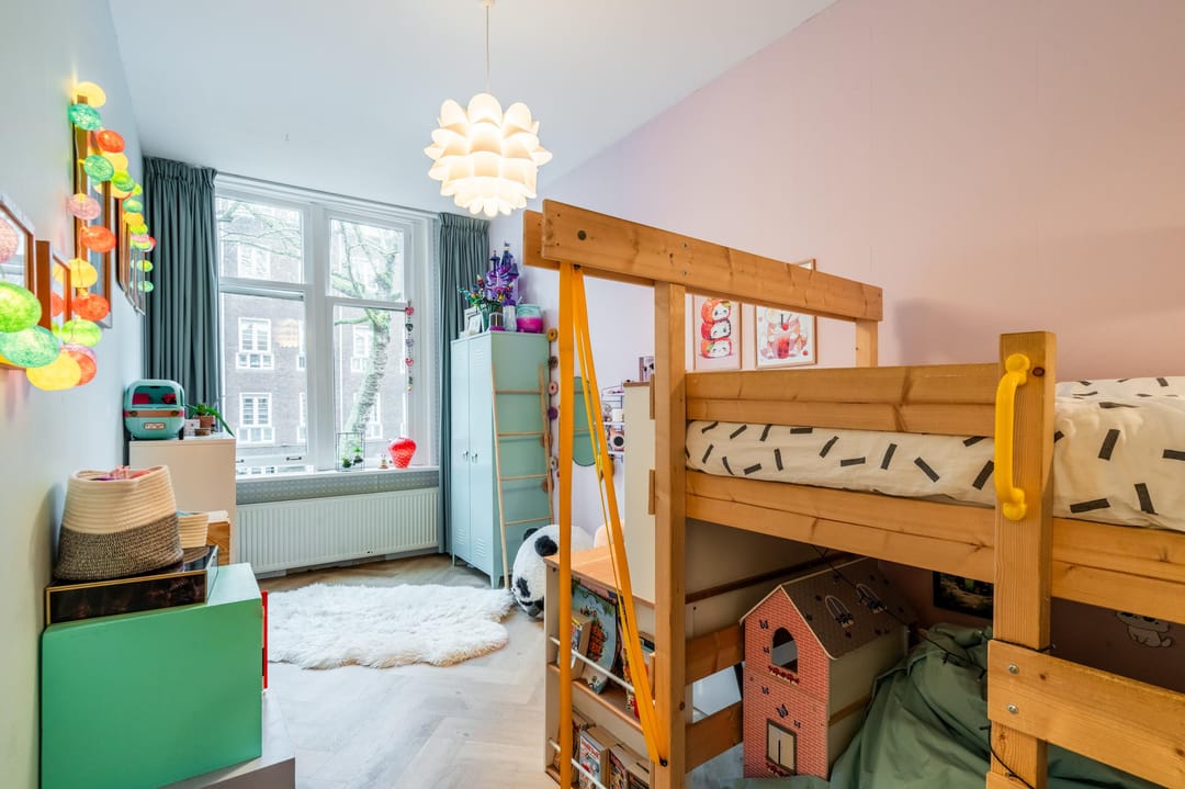 Photo 32 of Graaf Florisstraat 60-A