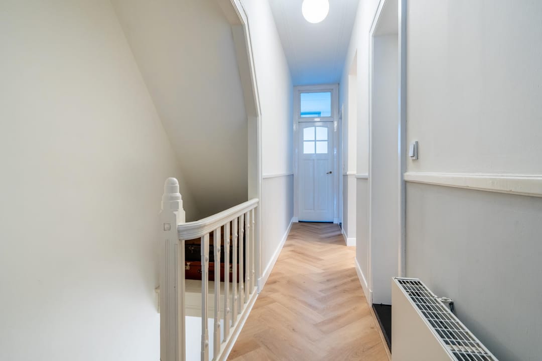 Photo 46 of Graaf Florisstraat 60-A