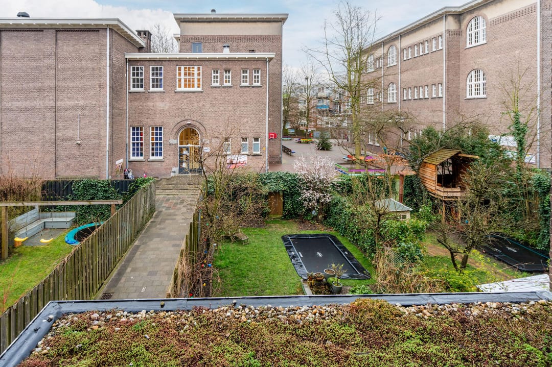 Photo 47 of Graaf Florisstraat 60-A