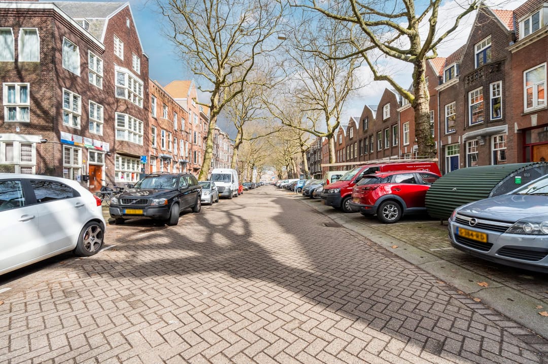 Photo 52 of Graaf Florisstraat 60-A