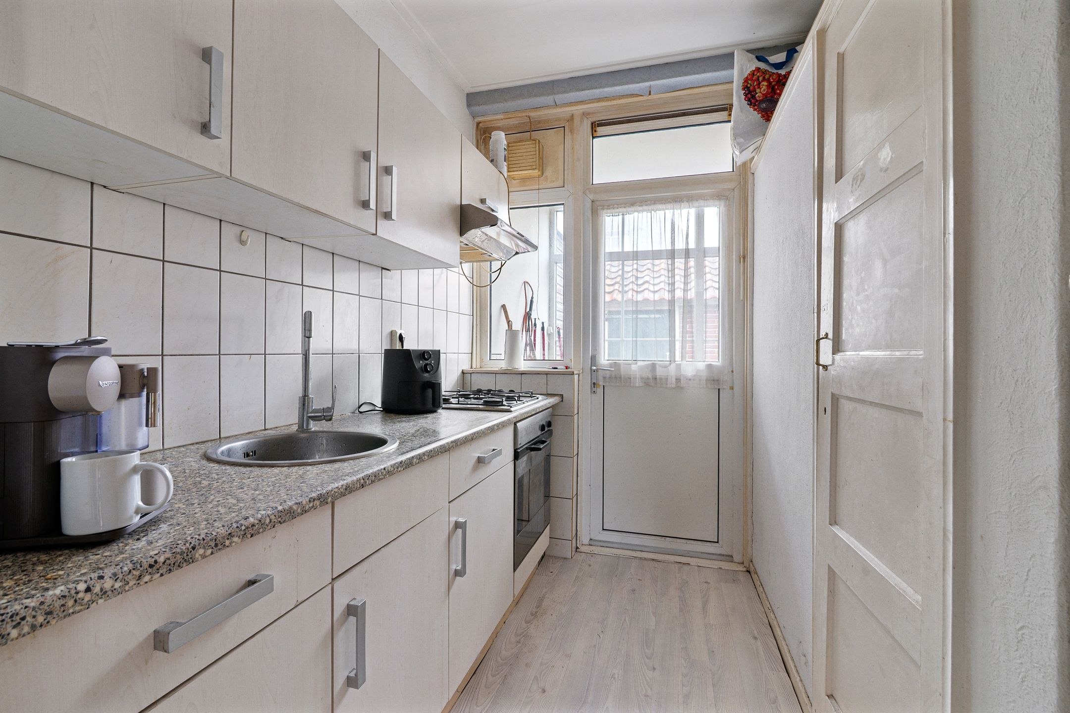 Photo 3 of Leliestraat 33