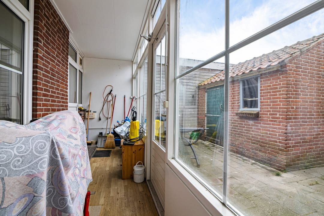 Photo 13 of Leliestraat 33