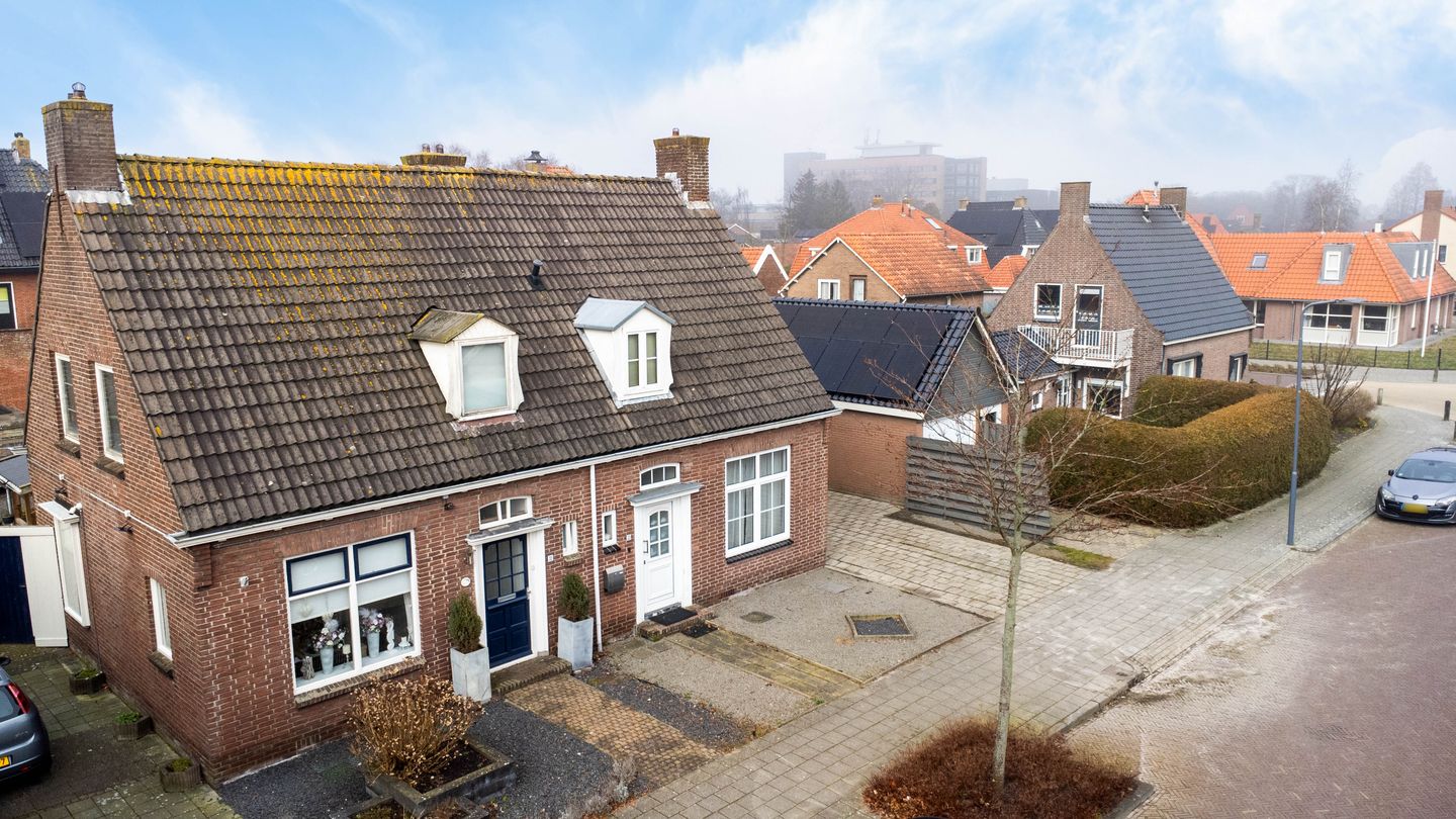 Photo 34 of Leliestraat 33