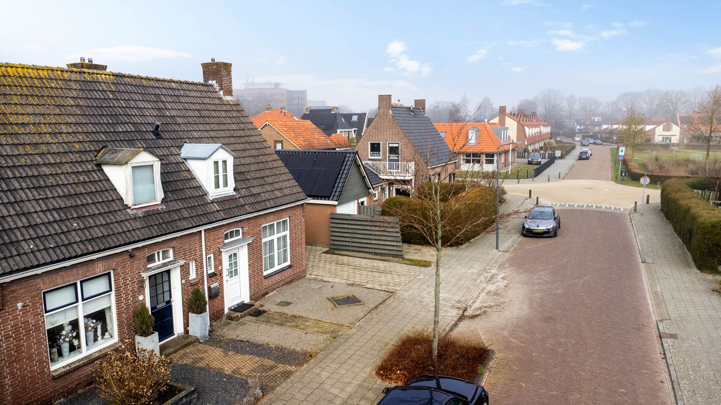 Photo 35 of Leliestraat 33